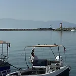 Bateau-hôtel Chosen Boat Trip By T