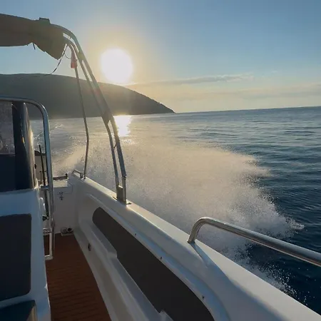 Chosen Boat Trip By T * فلورا
