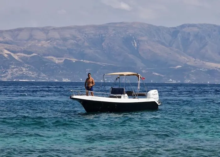 Hotel na wodzie Chosen Boat Trip By T