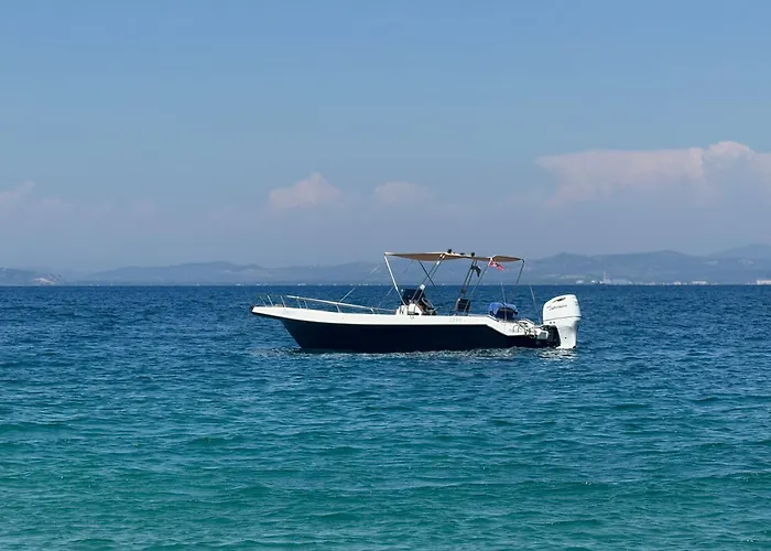 Chosen Boat Trip By T 船屋 *
