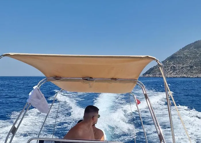 船屋 Chosen Boat Trip By T *
