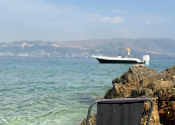Chosen Boat Trip By T 船屋 Vlorë