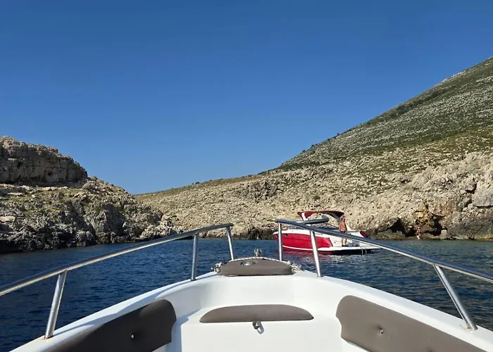 船屋 Chosen Boat Trip By T *